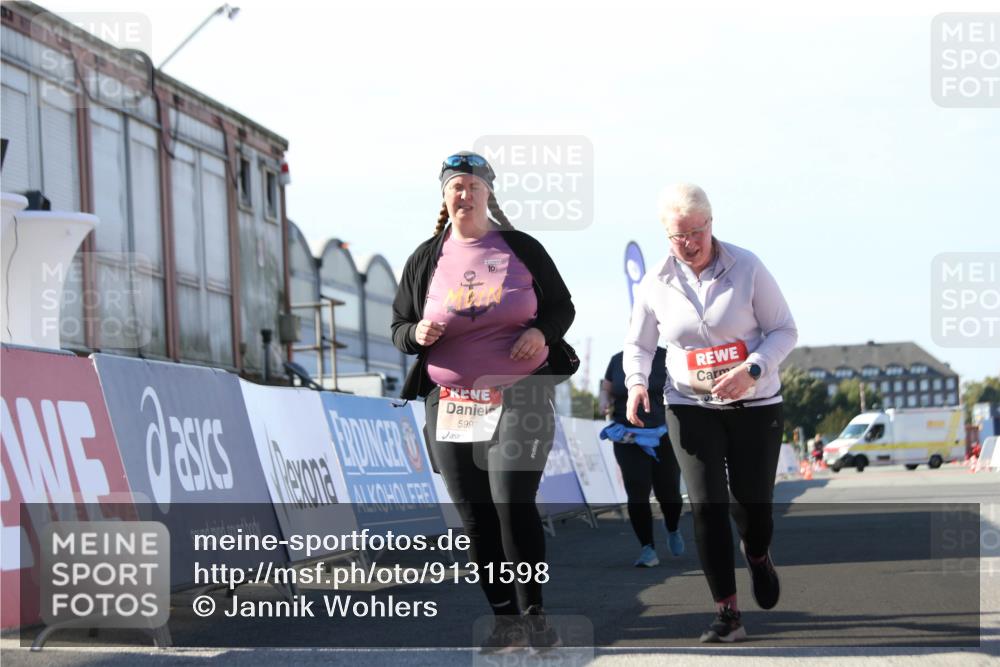 03.10.2025 - Köhlbrandbrückenlauf Jannik Wohlers http://msf.ph/oto/9131598 03.10.2025 13:50:49 Ziel 4851, 5472, 5595, 5608, 5992 meine-sportfotos.de