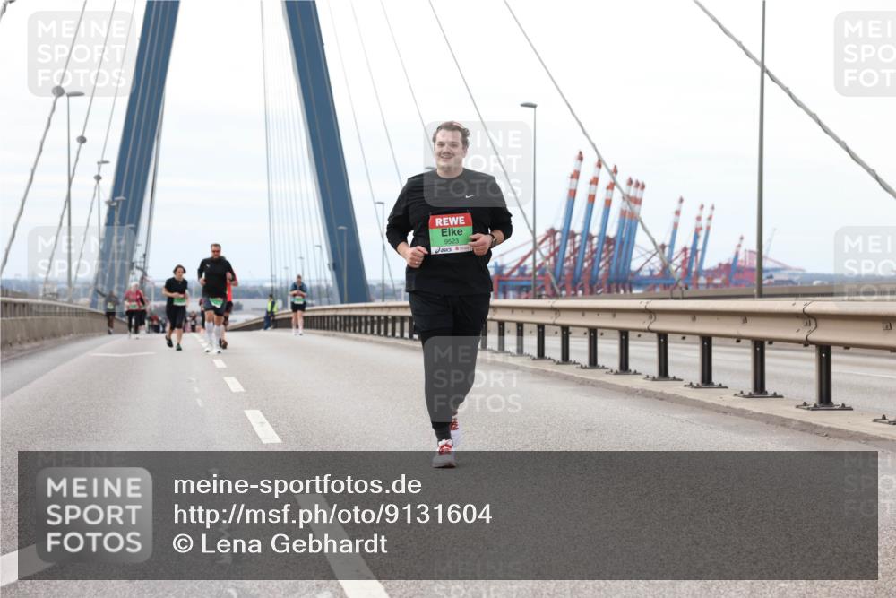 03.10.2025 - Köhlbrandbrückenlauf Lena Gebhardt http://msf.ph/oto/9131604 03.10.2025 16:08:23 Position 2 9523 meine-sportfotos.de