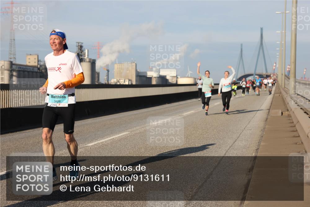 03.10.2025 - Köhlbrandbrückenlauf Lena Gebhardt http://msf.ph/oto/9131611 03.10.2025 09:50:02 Position 2 19, 3426 meine-sportfotos.de