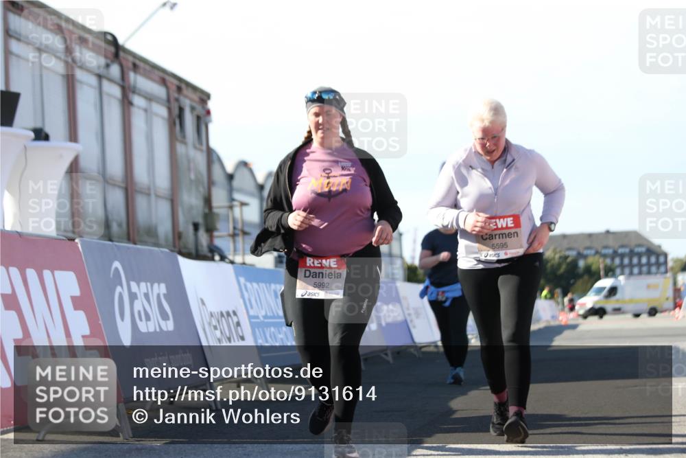 03.10.2025 - Köhlbrandbrückenlauf Jannik Wohlers http://msf.ph/oto/9131614 03.10.2025 13:50:50 Ziel 4851, 5472, 5595, 5608, 5992 meine-sportfotos.de