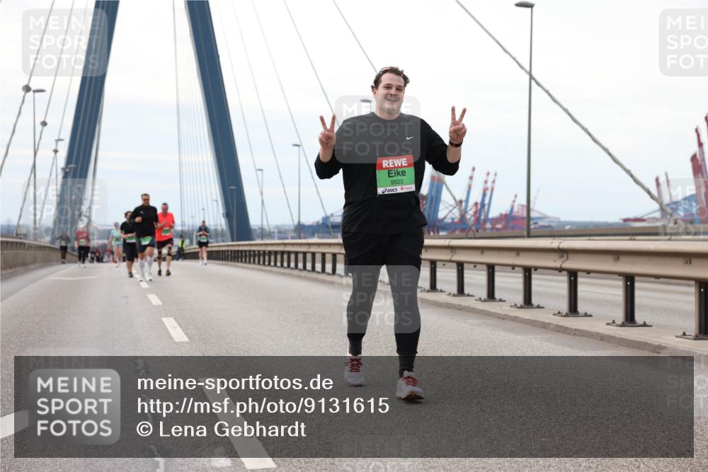 03.10.2025 - Köhlbrandbrückenlauf Lena Gebhardt http://msf.ph/oto/9131615 03.10.2025 16:08:24 Position 2 9523 meine-sportfotos.de