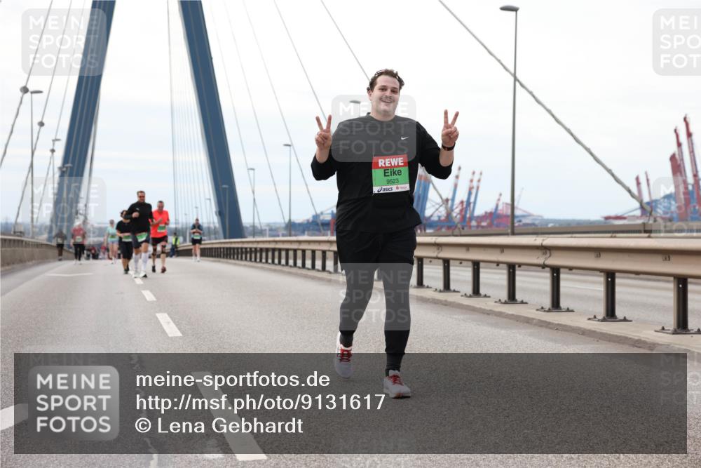 03.10.2025 - Köhlbrandbrückenlauf Lena Gebhardt http://msf.ph/oto/9131617 03.10.2025 16:08:24 Position 2 9523 meine-sportfotos.de