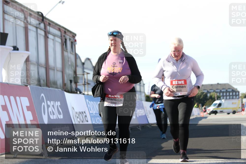 03.10.2025 - Köhlbrandbrückenlauf Jannik Wohlers http://msf.ph/oto/9131618 03.10.2025 13:50:50 Ziel 4851, 5472, 5595, 5608, 5992 meine-sportfotos.de