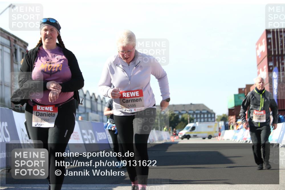 03.10.2025 - Köhlbrandbrückenlauf Jannik Wohlers http://msf.ph/oto/9131622 03.10.2025 13:50:50 Ziel 4851, 5472, 5595, 5608, 5992 meine-sportfotos.de