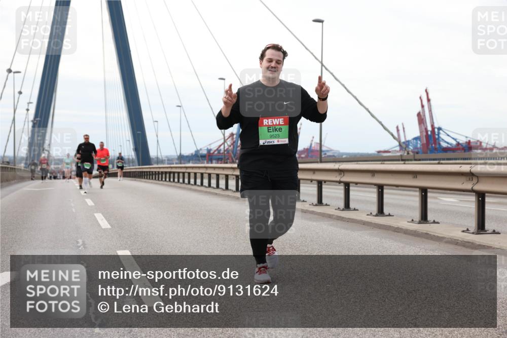 03.10.2025 - Köhlbrandbrückenlauf Lena Gebhardt http://msf.ph/oto/9131624 03.10.2025 16:08:25 Position 2 9523 meine-sportfotos.de