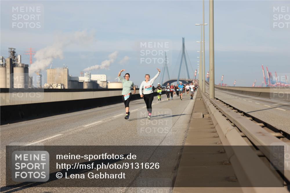 03.10.2025 - Köhlbrandbrückenlauf Lena Gebhardt http://msf.ph/oto/9131626 03.10.2025 09:50:03 Position 2  meine-sportfotos.de