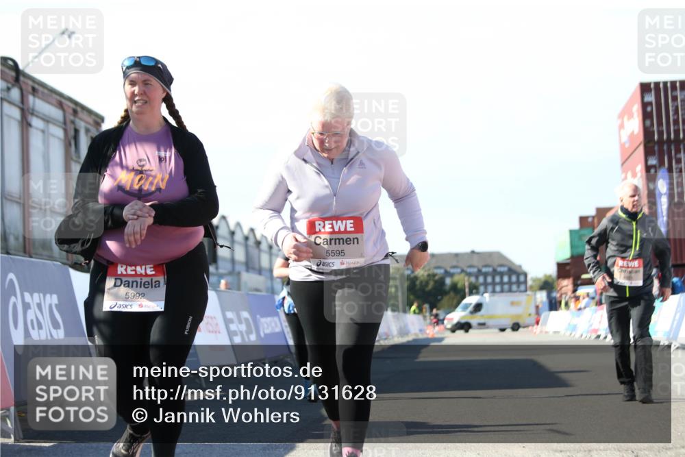03.10.2025 - Köhlbrandbrückenlauf Jannik Wohlers http://msf.ph/oto/9131628 03.10.2025 13:50:51 Ziel 4851, 5472, 5595, 5608, 5992 meine-sportfotos.de
