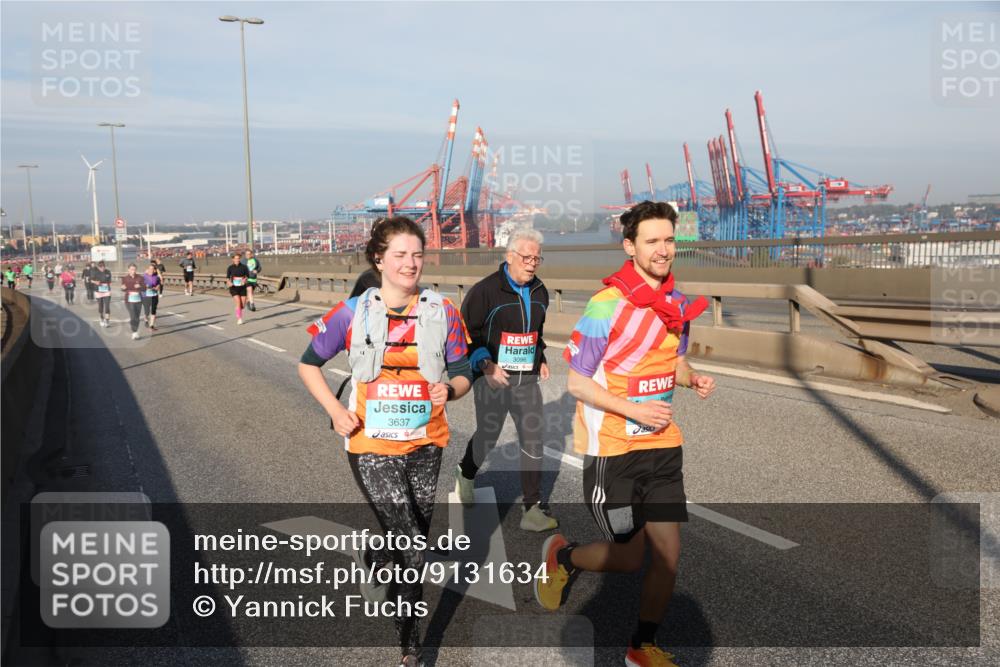 03.10.2025 - Köhlbrandbrückenlauf Yannick Fuchs http://msf.ph/oto/9131634 03.10.2025 09:03:42 Position 2 3637, 3096 meine-sportfotos.de