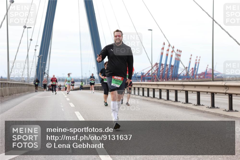 03.10.2025 - Köhlbrandbrückenlauf Lena Gebhardt http://msf.ph/oto/9131637 03.10.2025 16:08:29 Position 2 8690 meine-sportfotos.de