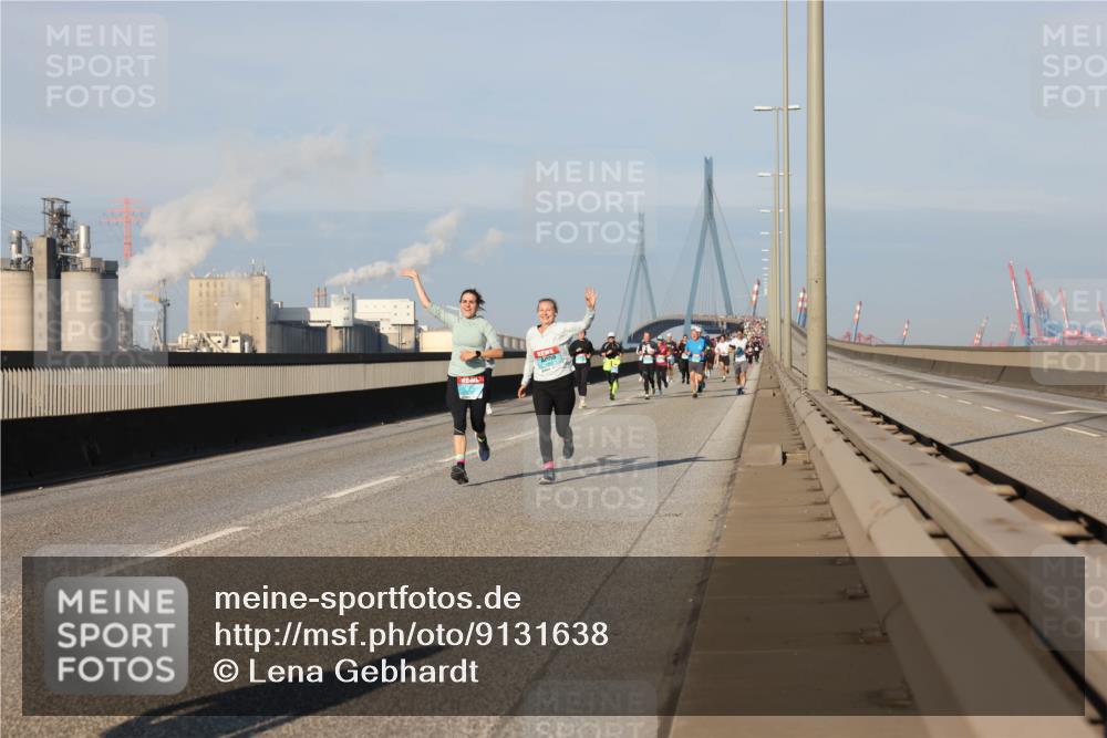 03.10.2025 - Köhlbrandbrückenlauf Lena Gebhardt http://msf.ph/oto/9131638 03.10.2025 09:50:03 Position 2  meine-sportfotos.de