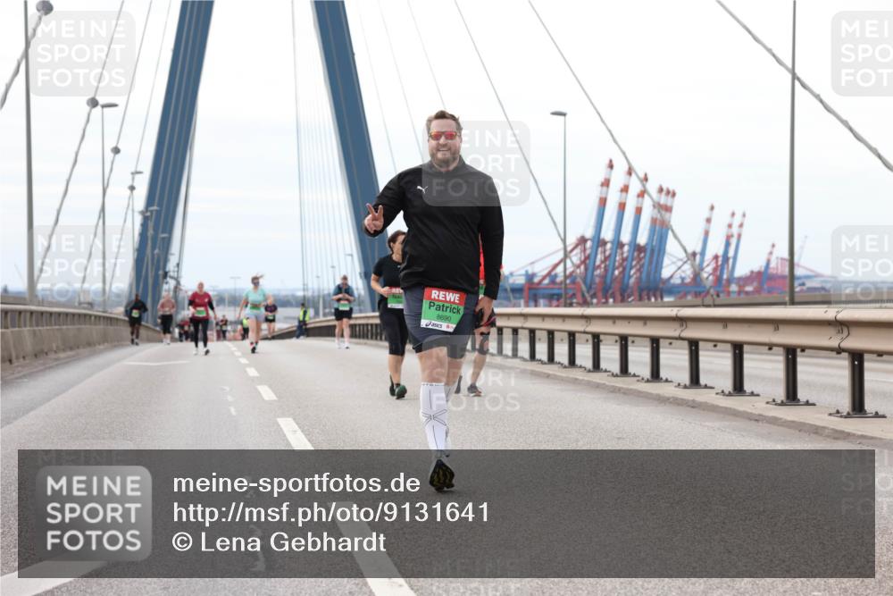 03.10.2025 - Köhlbrandbrückenlauf Lena Gebhardt http://msf.ph/oto/9131641 03.10.2025 16:08:29 Position 2 8690 meine-sportfotos.de