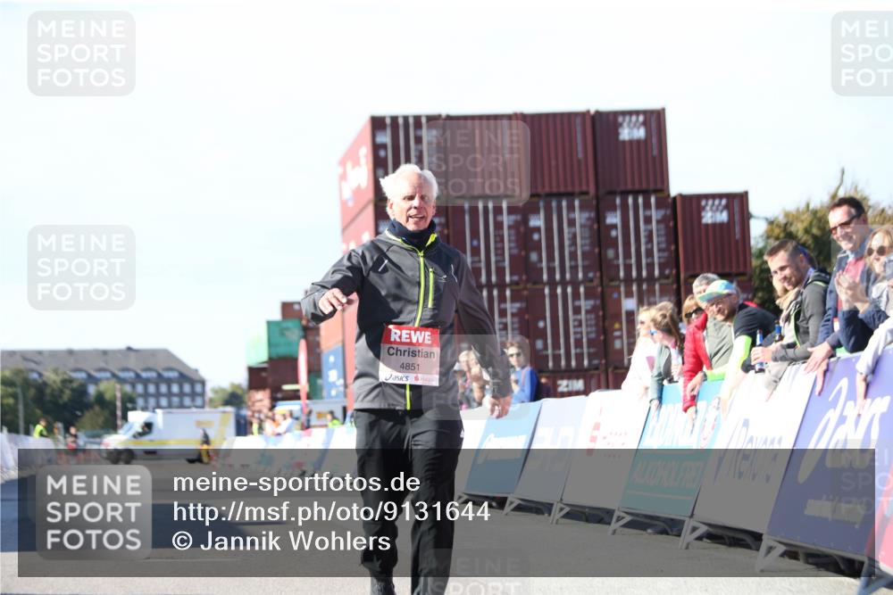 03.10.2025 - Köhlbrandbrückenlauf Jannik Wohlers http://msf.ph/oto/9131644 03.10.2025 13:50:53 Ziel 4851, 5472, 5595, 5992 meine-sportfotos.de