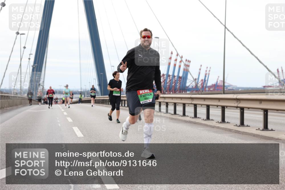 03.10.2025 - Köhlbrandbrückenlauf Lena Gebhardt http://msf.ph/oto/9131646 03.10.2025 16:08:30 Position 2 8690 meine-sportfotos.de