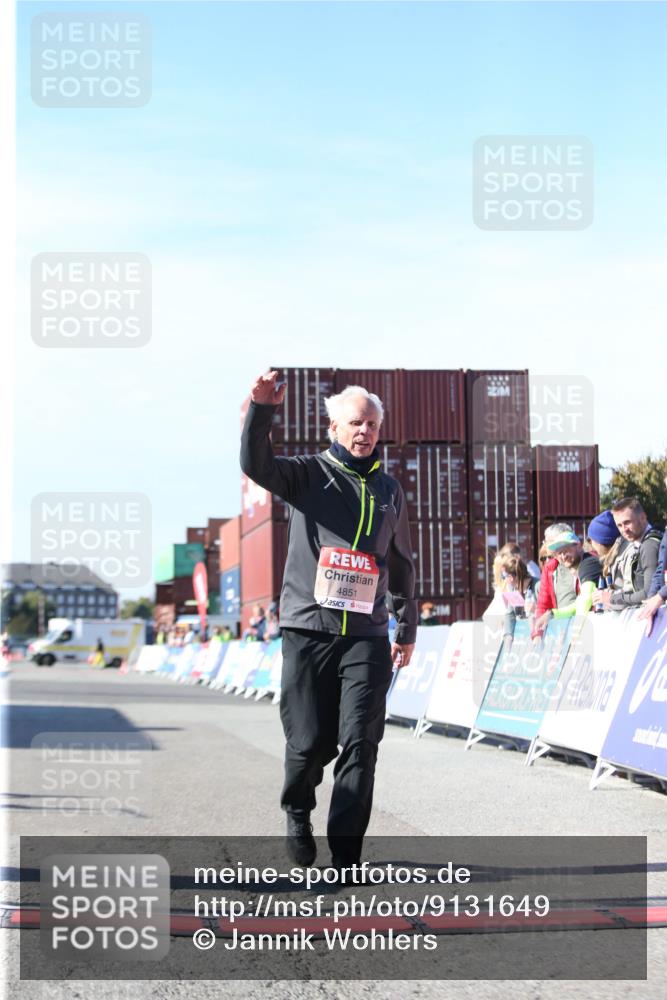 03.10.2025 - Köhlbrandbrückenlauf Jannik Wohlers http://msf.ph/oto/9131649 03.10.2025 13:50:54 Ziel 4851, 5472, 5595, 5992 meine-sportfotos.de