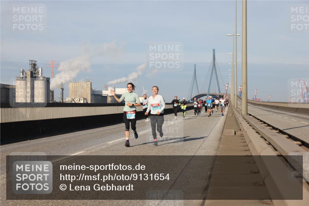 03.10.2025 - Köhlbrandbrückenlauf Lena Gebhardt http://msf.ph/oto/9131654 03.10.2025 09:50:04 Position 2  meine-sportfotos.de