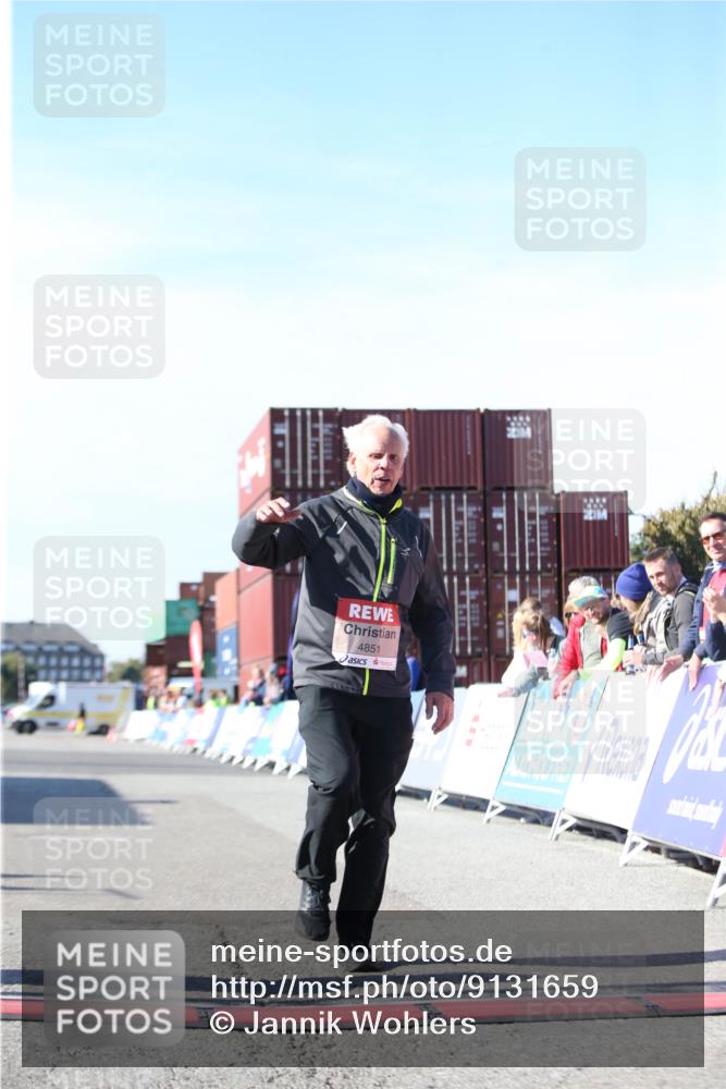 03.10.2025 - Köhlbrandbrückenlauf Jannik Wohlers http://msf.ph/oto/9131659 03.10.2025 13:50:54 Ziel 4851, 5472, 5595, 5992 meine-sportfotos.de
