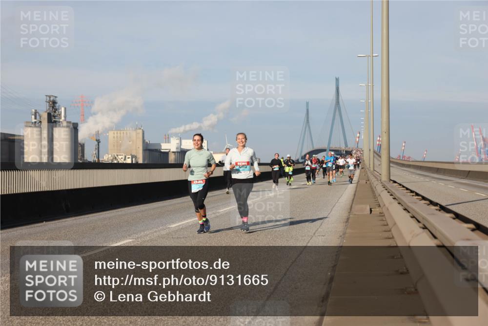 03.10.2025 - Köhlbrandbrückenlauf Lena Gebhardt http://msf.ph/oto/9131665 03.10.2025 09:50:04 Position 2  meine-sportfotos.de