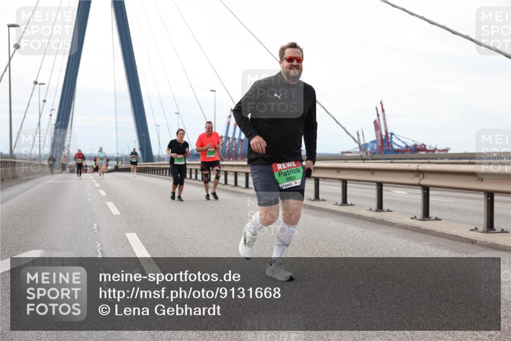 03.10.2025 - Köhlbrandbrückenlauf Lena Gebhardt http://msf.ph/oto/9131668 03.10.2025 16:08:31 Position 2 8690 meine-sportfotos.de