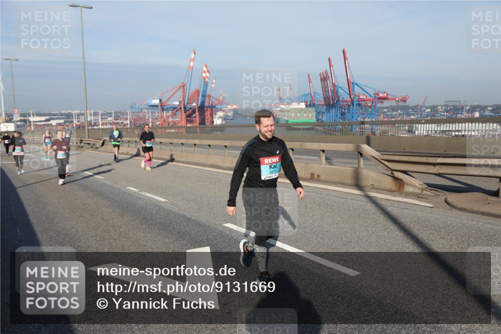 03.10.2025 - Köhlbrandbrückenlauf Yannick Fuchs http://msf.ph/oto/9131669 03.10.2025 09:03:44 Position 2 3475 meine-sportfotos.de