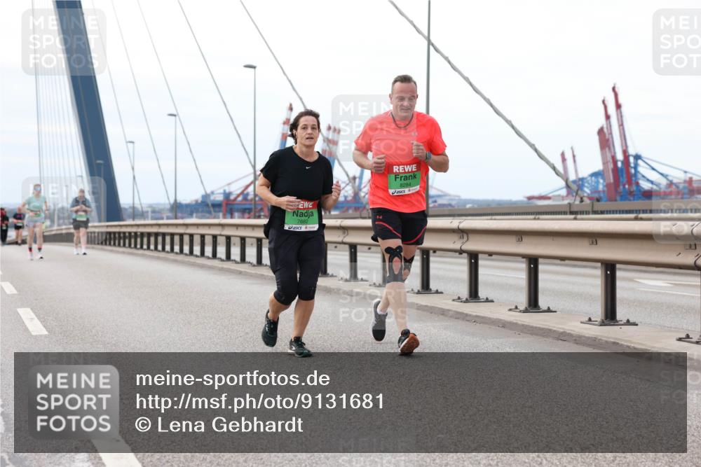 03.10.2025 - Köhlbrandbrückenlauf Lena Gebhardt http://msf.ph/oto/9131681 03.10.2025 16:08:33 Position 2 7682, 8284 meine-sportfotos.de