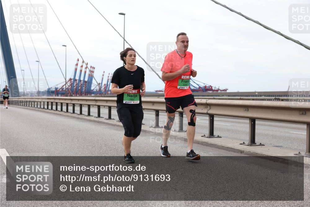 03.10.2025 - Köhlbrandbrückenlauf Lena Gebhardt http://msf.ph/oto/9131693 03.10.2025 16:08:34 Position 2 7682, 8284 meine-sportfotos.de