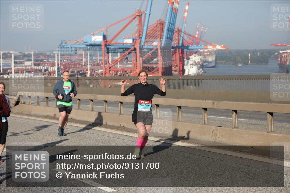 03.10.2025 - Köhlbrandbrückenlauf Yannick Fuchs http://msf.ph/oto/9131700 03.10.2025 09:03:46 Position 2 3095 meine-sportfotos.de