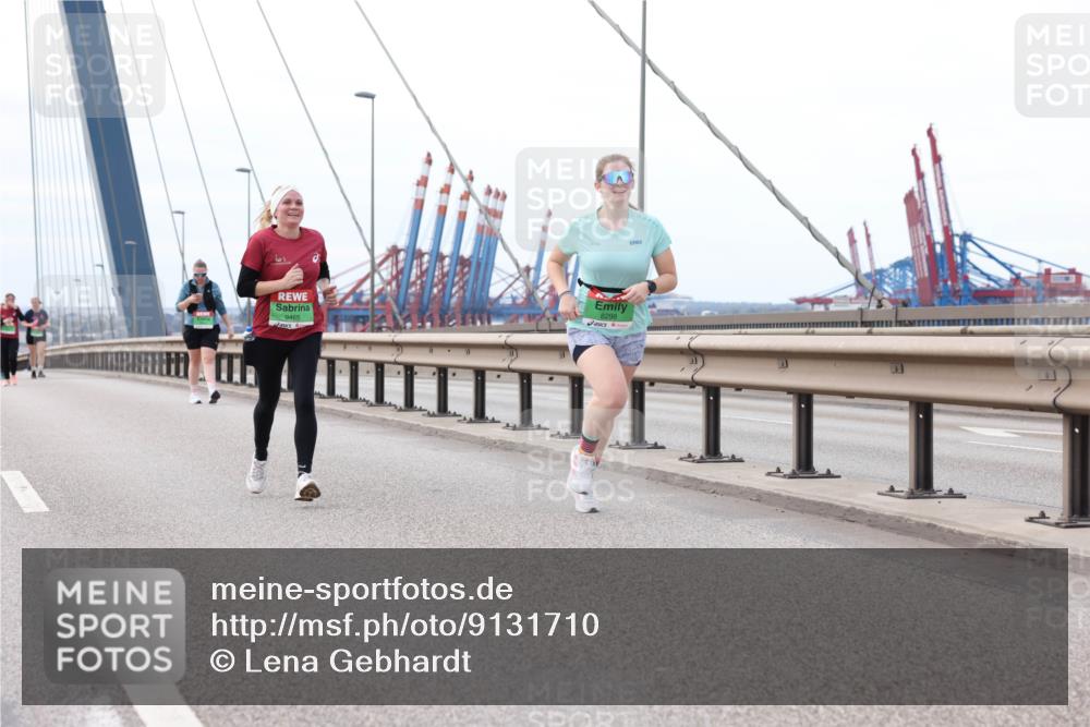 03.10.2025 - Köhlbrandbrückenlauf Lena Gebhardt http://msf.ph/oto/9131710 03.10.2025 16:08:40 Position 2 9465, 8298 meine-sportfotos.de