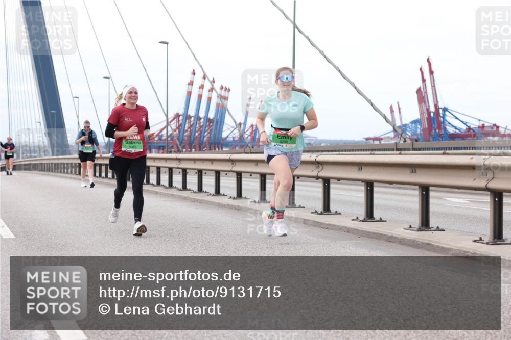03.10.2025 - Köhlbrandbrückenlauf Lena Gebhardt http://msf.ph/oto/9131715 03.10.2025 16:08:40 Position 2 9465, 8298 meine-sportfotos.de