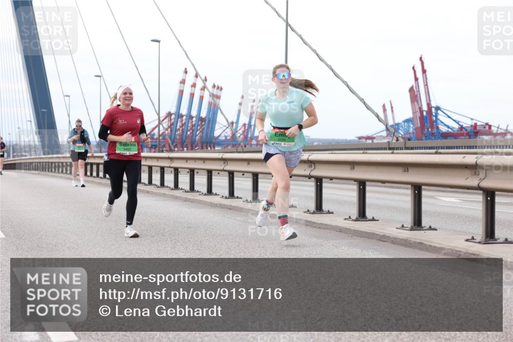 03.10.2025 - Köhlbrandbrückenlauf Lena Gebhardt http://msf.ph/oto/9131716 03.10.2025 16:08:40 Position 2 9465, 8298 meine-sportfotos.de