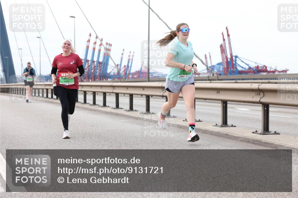 03.10.2025 - Köhlbrandbrückenlauf Lena Gebhardt http://msf.ph/oto/9131721 03.10.2025 16:08:40 Position 2 9465, 8298 meine-sportfotos.de