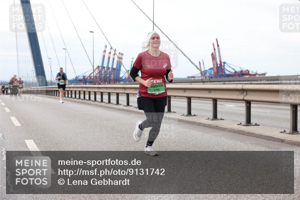 03.10.2025 - Köhlbrandbrückenlauf Lena Gebhardt http://msf.ph/oto/9131742 03.10.2025 16:08:42 Position 2 9465 meine-sportfotos.de