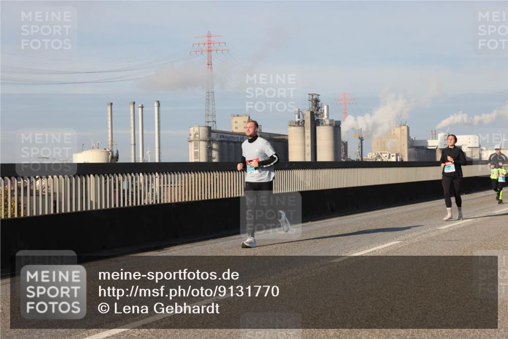 03.10.2025 - Köhlbrandbrückenlauf Lena Gebhardt http://msf.ph/oto/9131770 03.10.2025 09:50:11 Position 2  meine-sportfotos.de