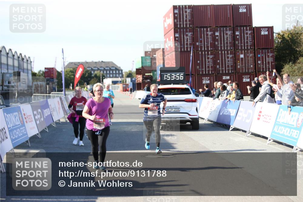03.10.2025 - Köhlbrandbrückenlauf Jannik Wohlers http://msf.ph/oto/9131788 03.10.2025 13:53:56 Ziel 5603, 5819, 6529 meine-sportfotos.de