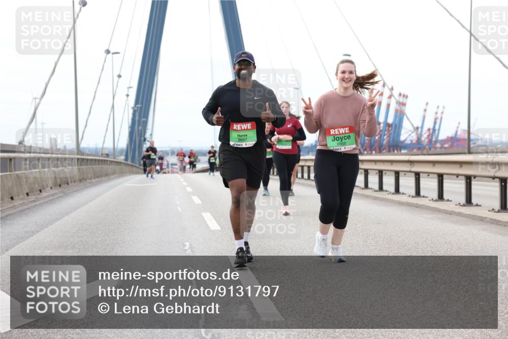 03.10.2025 - Köhlbrandbrückenlauf Lena Gebhardt http://msf.ph/oto/9131797 03.10.2025 16:08:53 Position 2 217, 9667, 8668 meine-sportfotos.de