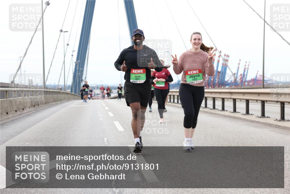 03.10.2025 - Köhlbrandbrückenlauf Lena Gebhardt http://msf.ph/oto/9131801 03.10.2025 16:08:53 Position 2 237, 9667, 8668 meine-sportfotos.de