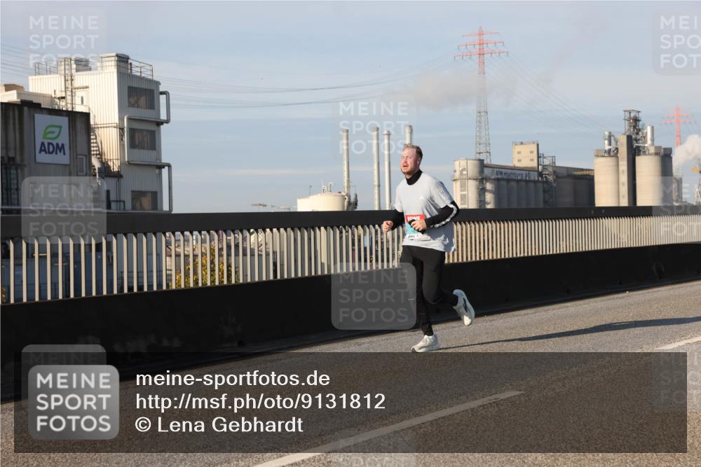 03.10.2025 - Köhlbrandbrückenlauf Lena Gebhardt http://msf.ph/oto/9131812 03.10.2025 09:50:12 Position 2  meine-sportfotos.de