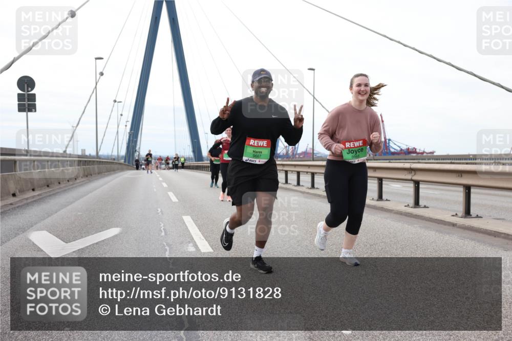 03.10.2025 - Köhlbrandbrückenlauf Lena Gebhardt http://msf.ph/oto/9131828 03.10.2025 16:08:54 Position 2 237, 9667, 8668 meine-sportfotos.de