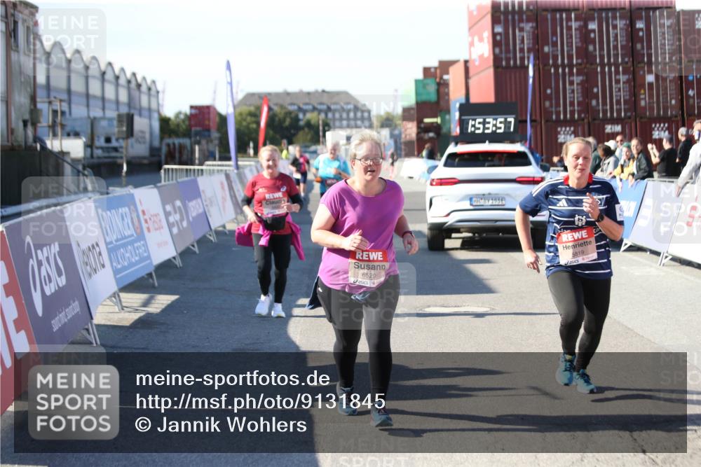 03.10.2025 - Köhlbrandbrückenlauf Jannik Wohlers http://msf.ph/oto/9131845 03.10.2025 13:53:58 Ziel 5603, 5819, 6529, 6549 meine-sportfotos.de