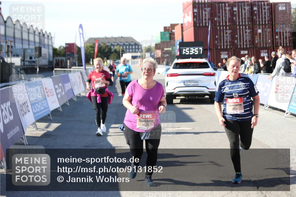 03.10.2025 - Köhlbrandbrückenlauf Jannik Wohlers http://msf.ph/oto/9131852 03.10.2025 13:53:58 Ziel 5603, 5819, 6529, 6549 meine-sportfotos.de