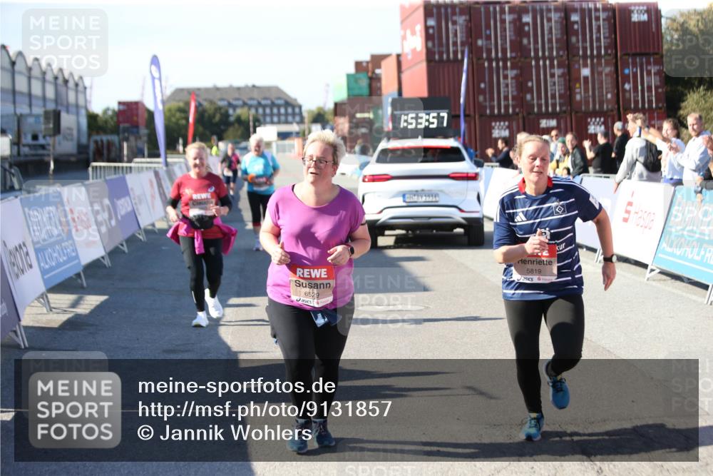 03.10.2025 - Köhlbrandbrückenlauf Jannik Wohlers http://msf.ph/oto/9131857 03.10.2025 13:53:58 Ziel 5603, 5819, 6529, 6549 meine-sportfotos.de