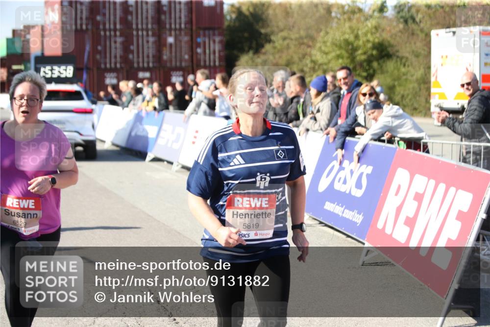 03.10.2025 - Köhlbrandbrückenlauf Jannik Wohlers http://msf.ph/oto/9131882 03.10.2025 13:53:59 Ziel 5603, 5819, 6529, 6549 meine-sportfotos.de