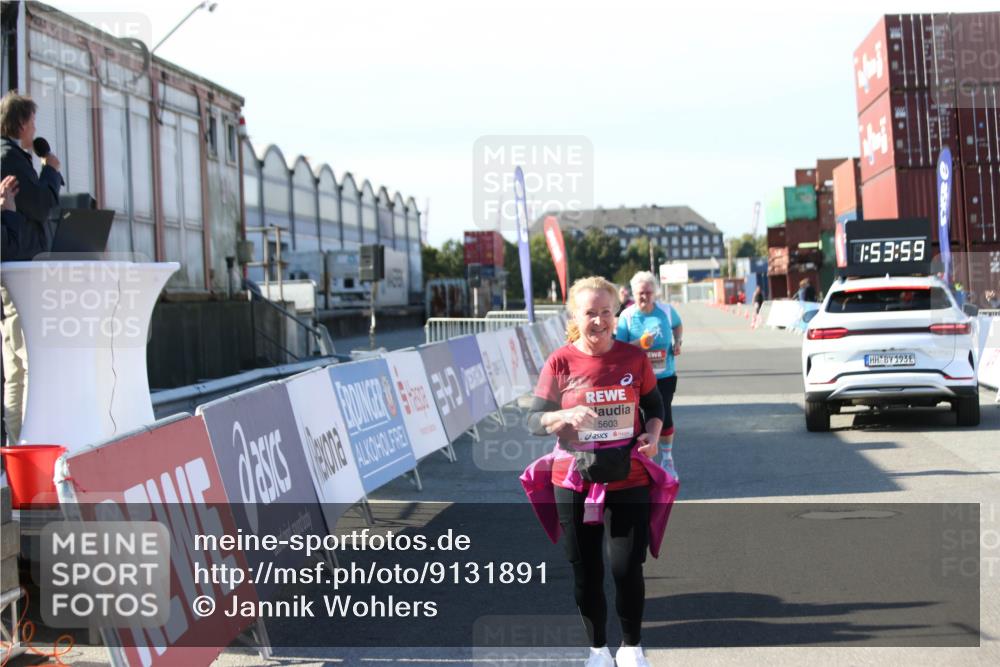 03.10.2025 - Köhlbrandbrückenlauf Jannik Wohlers http://msf.ph/oto/9131891 03.10.2025 13:54:00 Ziel 5603, 5819, 6529, 6549 meine-sportfotos.de