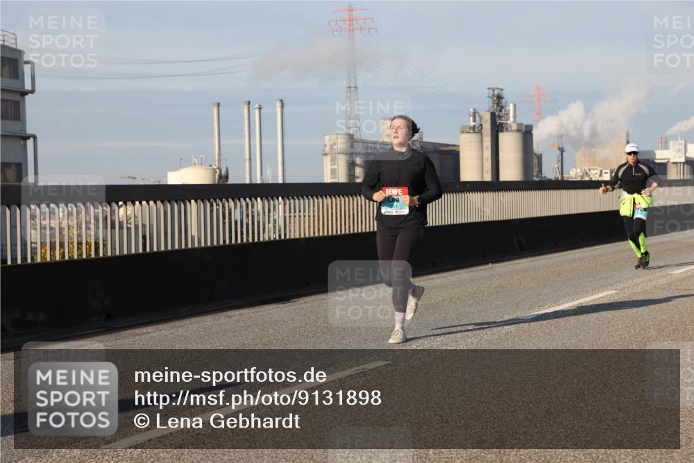 03.10.2025 - Köhlbrandbrückenlauf Lena Gebhardt http://msf.ph/oto/9131898 03.10.2025 09:50:14 Position 2  meine-sportfotos.de