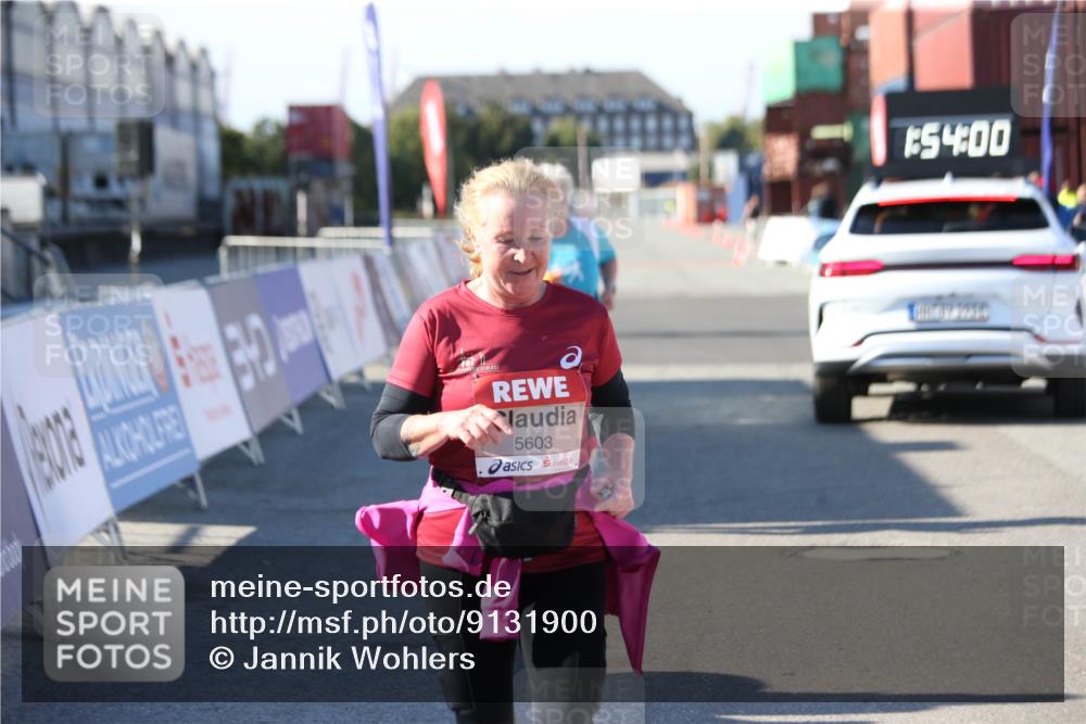 03.10.2025 - Köhlbrandbrückenlauf Jannik Wohlers http://msf.ph/oto/9131900 03.10.2025 13:54:01 Ziel 5603, 5819, 6529, 6549 meine-sportfotos.de