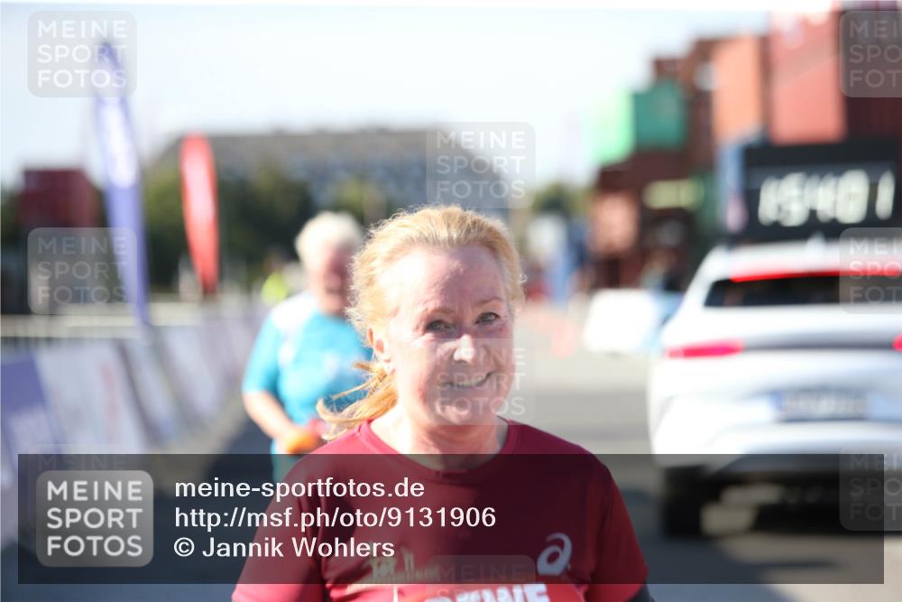 03.10.2025 - Köhlbrandbrückenlauf Jannik Wohlers http://msf.ph/oto/9131906 03.10.2025 13:54:02 Ziel 5603, 5819, 6529, 6549 meine-sportfotos.de