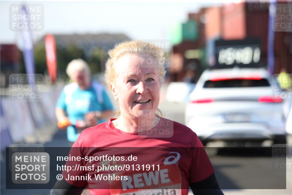 03.10.2025 - Köhlbrandbrückenlauf Jannik Wohlers http://msf.ph/oto/9131911 03.10.2025 13:54:02 Ziel 5603, 5819, 6529, 6549 meine-sportfotos.de