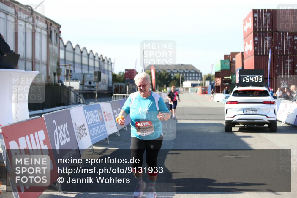 03.10.2025 - Köhlbrandbrückenlauf Jannik Wohlers http://msf.ph/oto/9131933 03.10.2025 13:54:04 Ziel 5603, 5819, 6529, 6549 meine-sportfotos.de