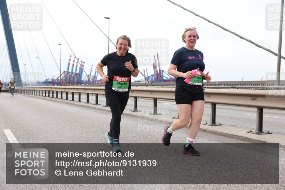 03.10.2025 - Köhlbrandbrückenlauf Lena Gebhardt http://msf.ph/oto/9131939 03.10.2025 16:08:59 Position 2 1, 8431, 8405 meine-sportfotos.de