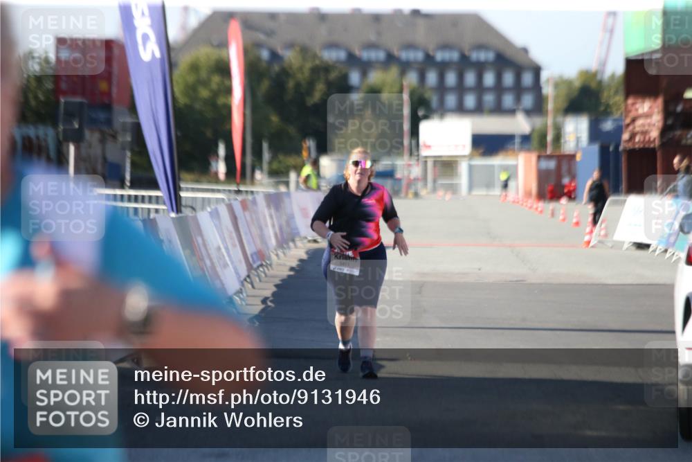 03.10.2025 - Köhlbrandbrückenlauf Jannik Wohlers http://msf.ph/oto/9131946 03.10.2025 13:54:06 Ziel 5603, 5819, 6529, 6549 meine-sportfotos.de