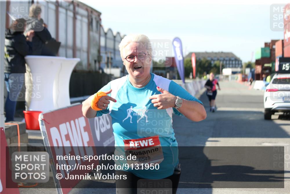 03.10.2025 - Köhlbrandbrückenlauf Jannik Wohlers http://msf.ph/oto/9131950 03.10.2025 13:54:06 Ziel 5603, 5819, 6529, 6549 meine-sportfotos.de